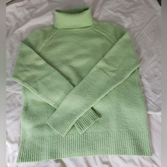 Cherokee Key Lime Green Wool Blend Long Sleeve Turtle Neck Sweater - Picture 2 of 8